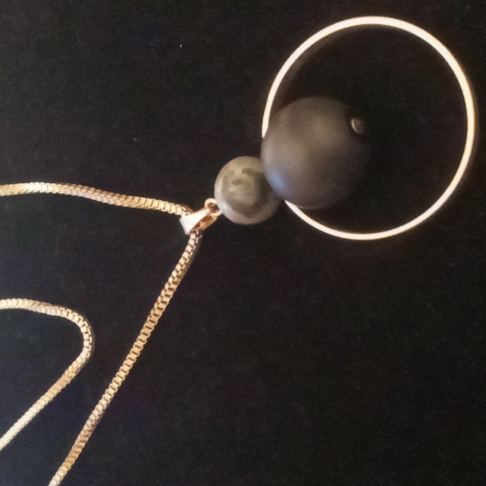 Lovita  & co square chain circle pendant with floating agate & wooden beaded